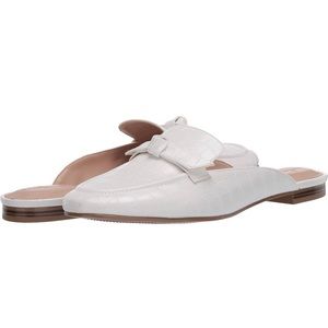 Bandolino Women's Dumia Mule (White) Size 9.5